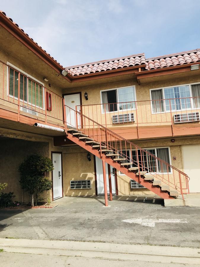 Norwalk Inn & Suites Exterior foto